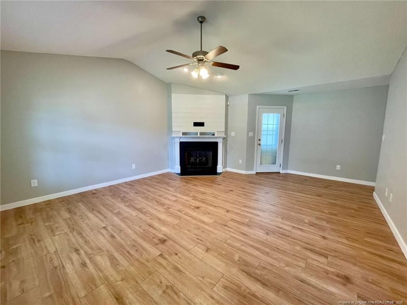 460 Derby Ln, Hope Mills, NC 28348