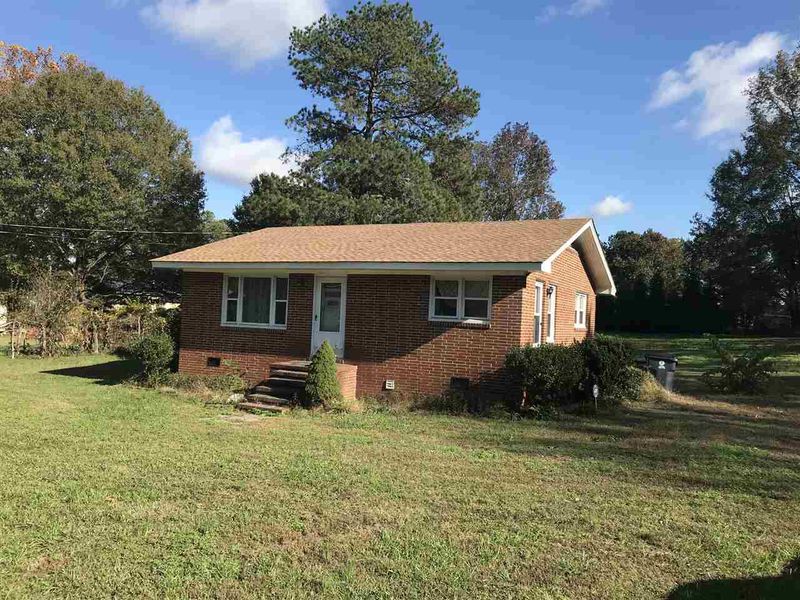 460 Jones St, Zebulon, NC 27597