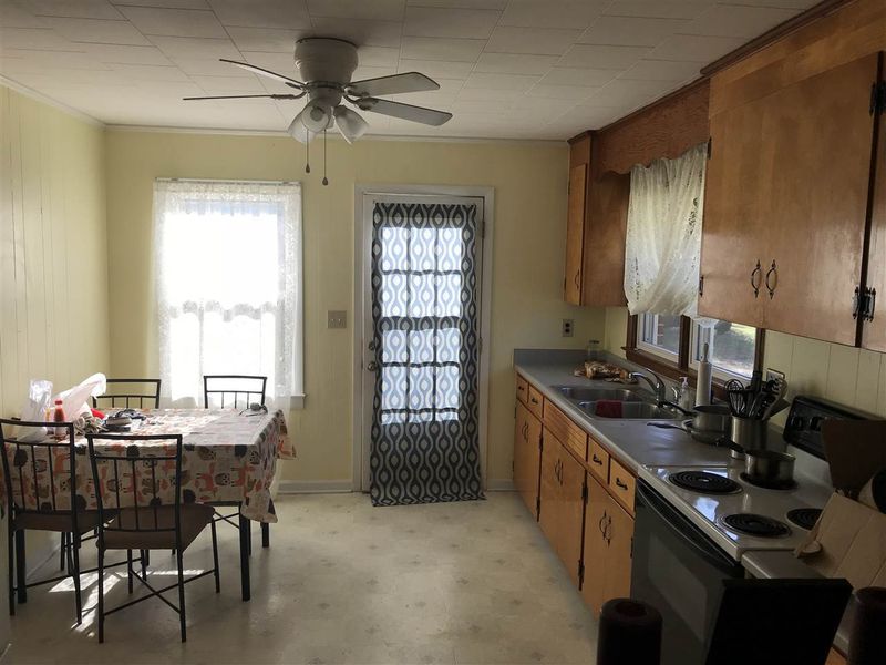460 Jones St, Zebulon, NC 27597