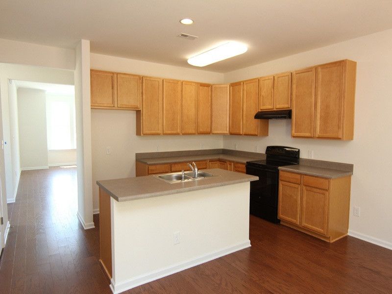 460 Lena Cir, Chapel Hill, NC 27516
