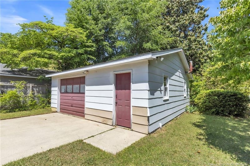 460 Morningside Dr, Fayetteville, NC 28311