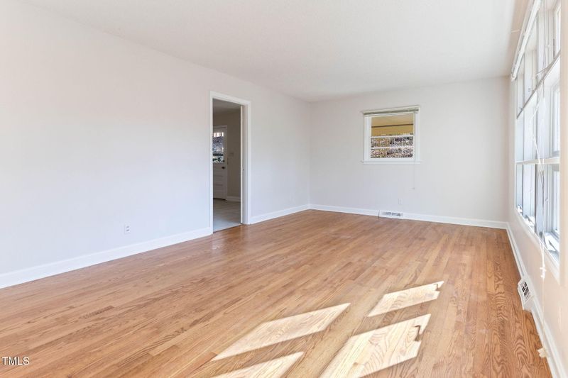4600 Lochaven Dr, Durham, NC 27712