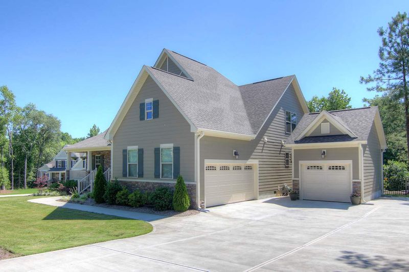 4604 Alhambra Pl, Holly Springs, NC 27540