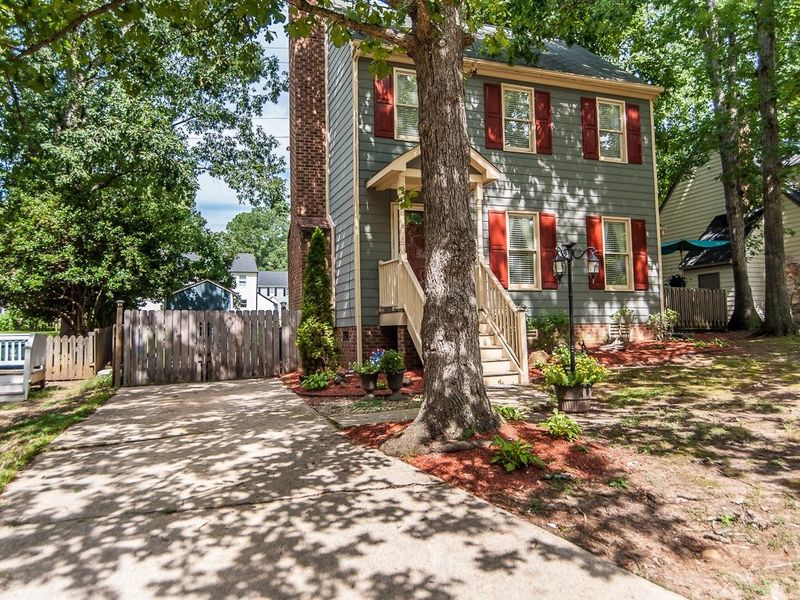 4605 Draper Rd, Raleigh, NC 27616