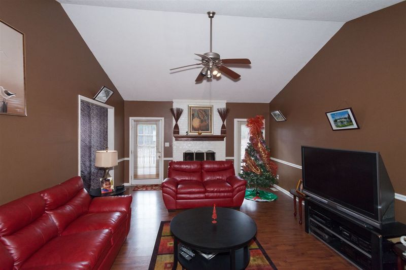 4605 Kaplan Dr, Raleigh, NC 27606