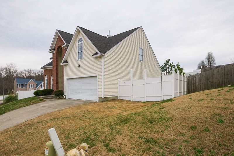 4605 Marathon Ln, Raleigh, NC 27616