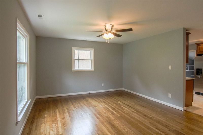 4608 Huntington Ct, Raleigh, NC 27609