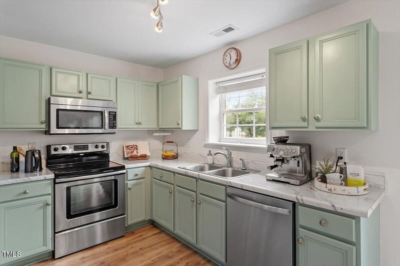 4608 Mowbray Dr, Raleigh, NC 27604