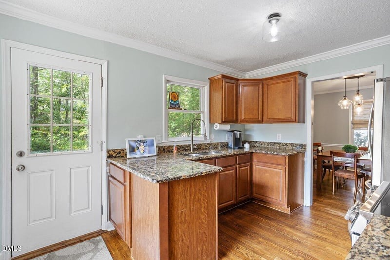 4609 Kaplan Dr, Raleigh, NC 27606
