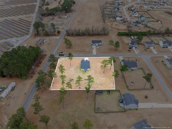 461 Gadson Dr, Hope Mills, NC 28348