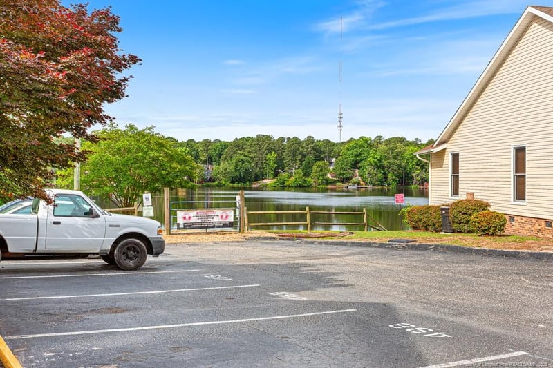 461 Lands End Rd, Fayetteville, NC 28314