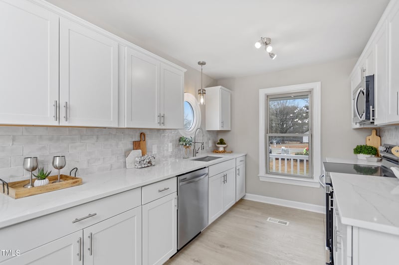 4610 Lemon Heights Dr, Sanford, NC 27332
