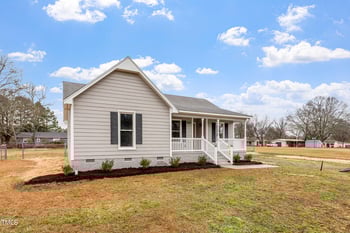 4610 Lemon Heights Dr, Sanford, NC 27332