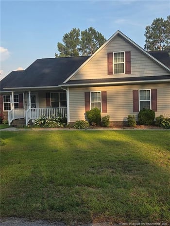 4611 Salem Prince Dr, Hope Mills, NC 28348