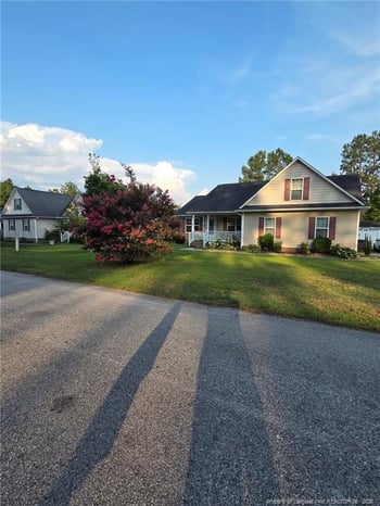 4611 Salem Prince Dr, Hope Mills, NC 28348