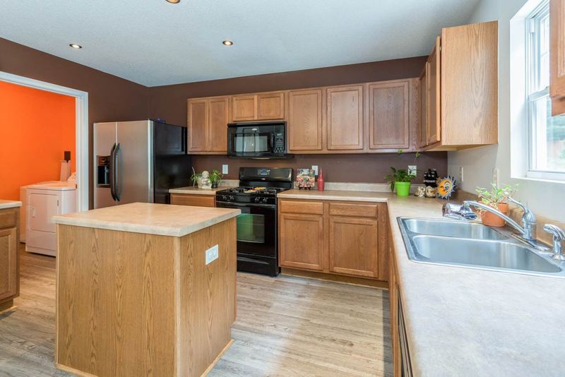 4611 Stonewall Dr, Raleigh, NC 27604