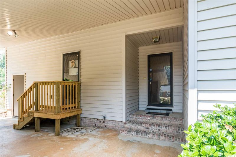 4612 Pemberton Dr, Raleigh, NC 27609