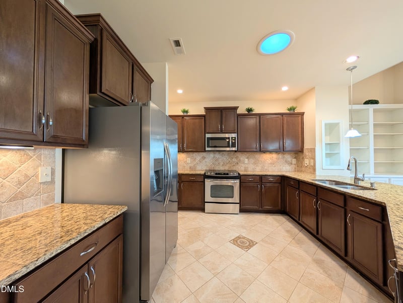 4612 Thorn Leaf Ct, Raleigh, NC 27604