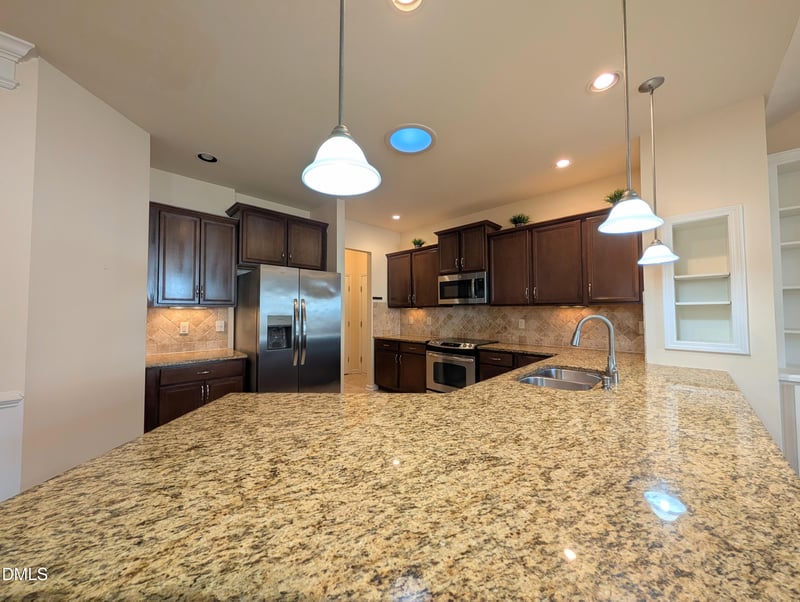 4612 Thorn Leaf Ct, Raleigh, NC 27604