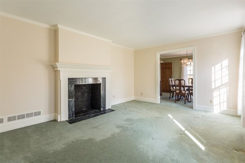 4615 Woodridge Dr, Raleigh, NC 27612