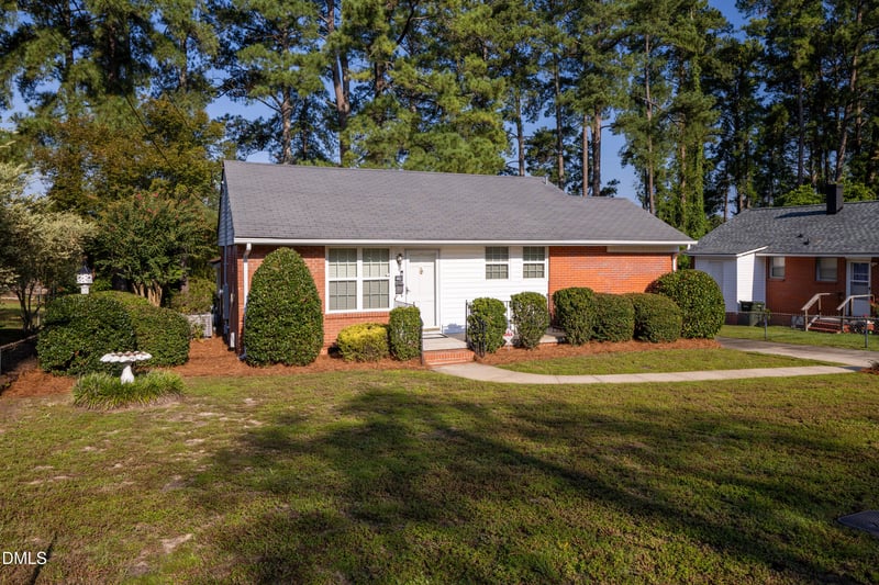462 Mcrae Dr, Fayetteville, NC 28305