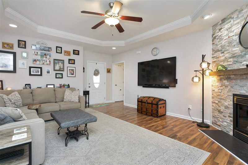 462 Moonlight Dr, Fuquay Varina, NC 27526