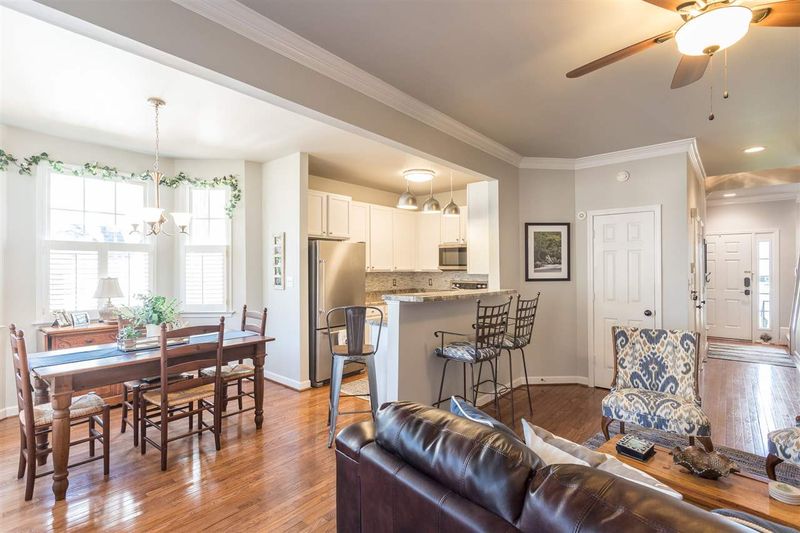 4620 Asterwood Dr, Raleigh, NC 27606
