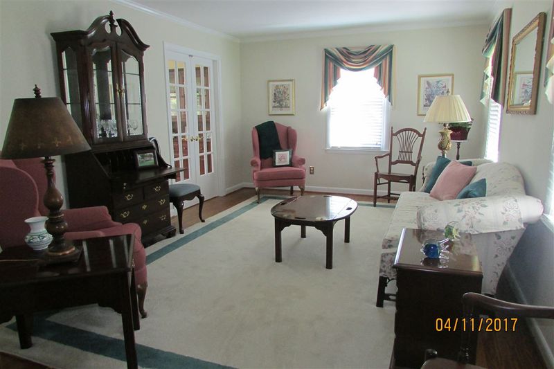 4620 Huntington Ct, Raleigh, NC 27609