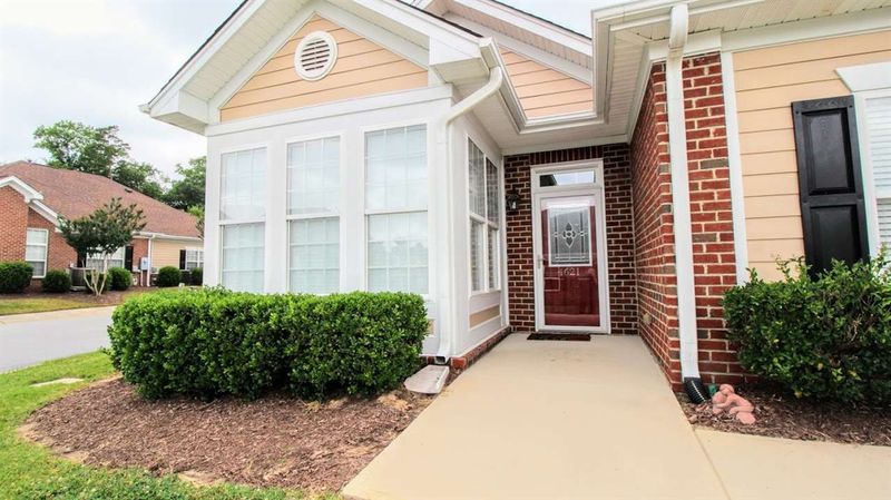 4621 Thorn Leaf Ct, Raleigh, NC 27604