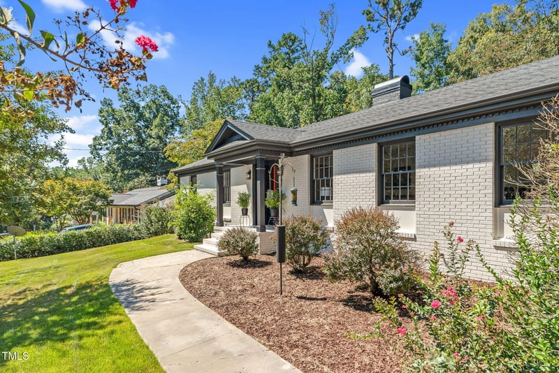 4621 Woodridge Dr, Raleigh, NC 27612