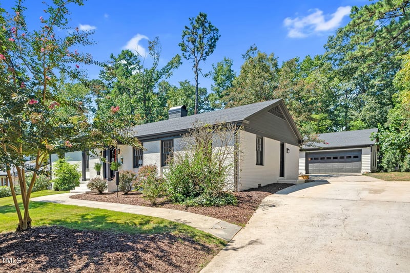 4621 Woodridge Dr, Raleigh, NC 27612