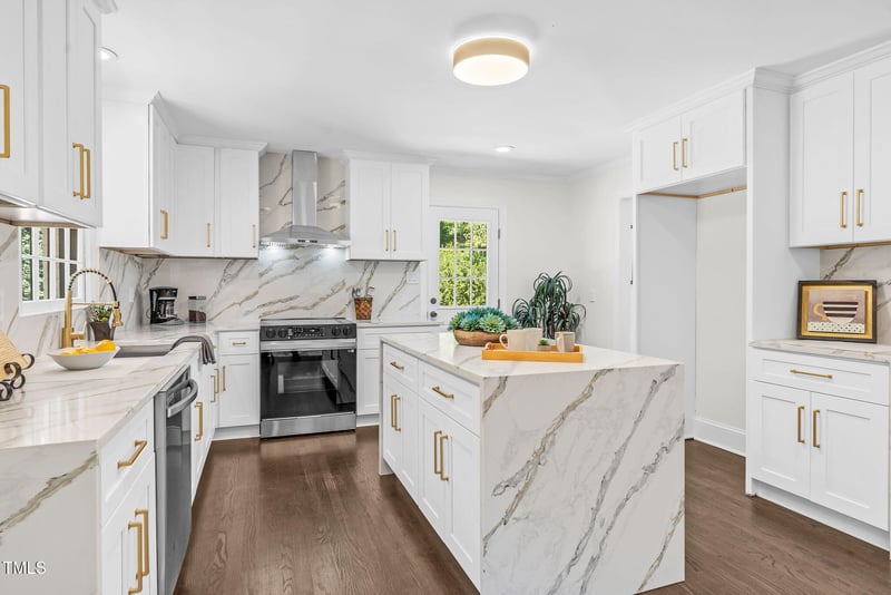 4621 Woodridge Dr, Raleigh, NC 27612