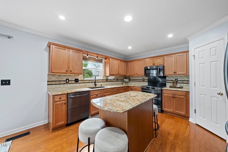 4621 Youngsbury Ct, Raleigh, NC 27604