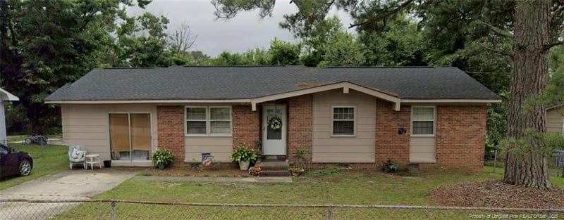 4627 Canterbury Rd, Fayetteville, NC 28304
