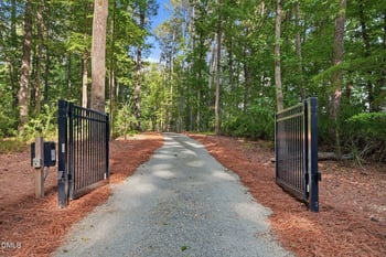 4628 Hibiscus Ln, Chapel Hill, NC 27516