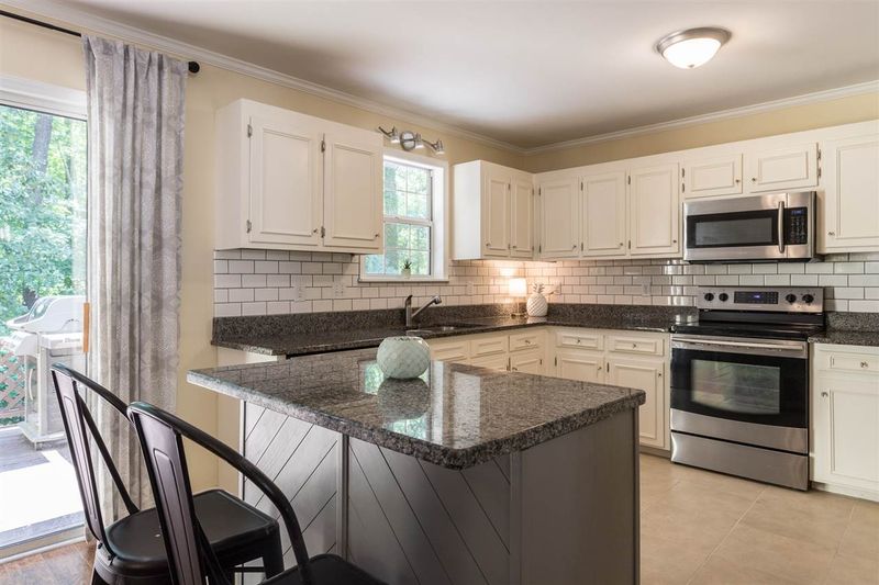 4628 Timberhurst Dr, Raleigh, NC 27612