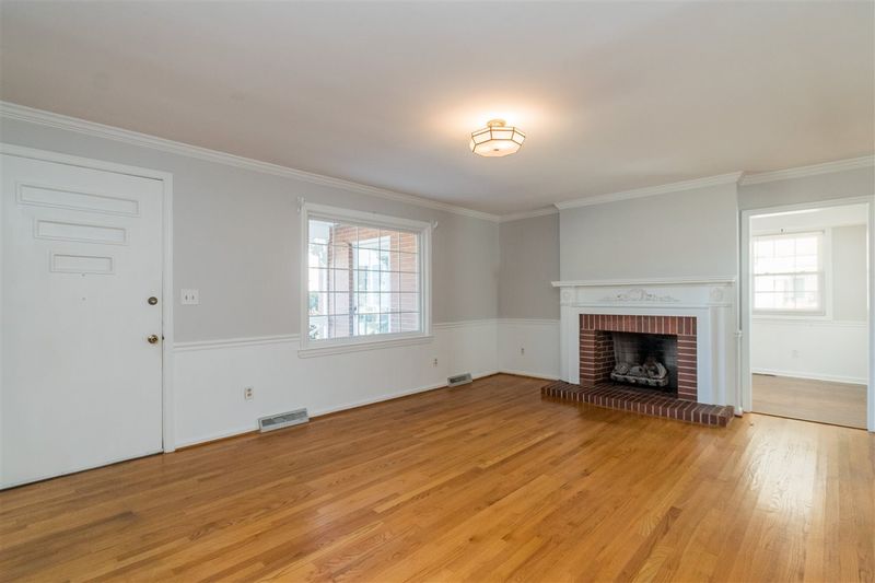 463 E Main St, Clayton, NC 27520