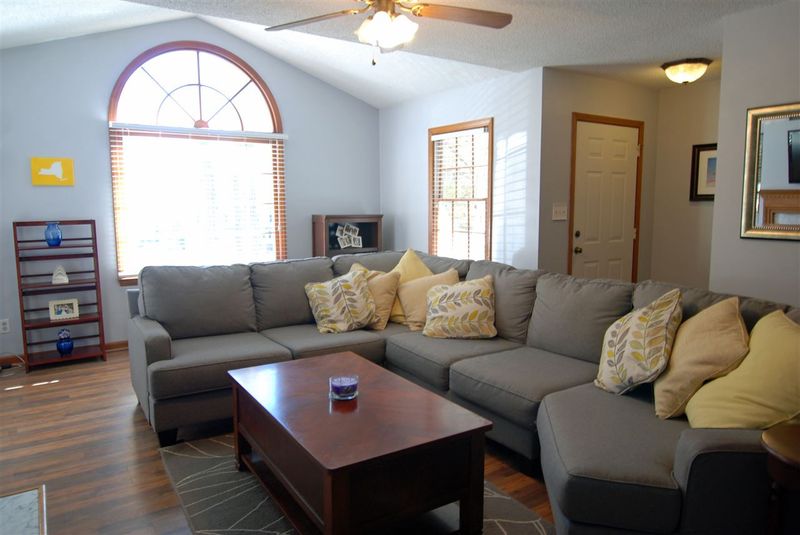 4633 Bayspring Ln, Raleigh, NC 27613