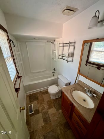 4633 Hummingbird Pl, Fayetteville, NC 28312