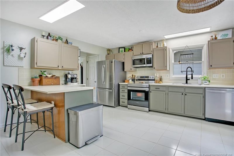464 Brandermill Rd, Fayetteville, NC 28314