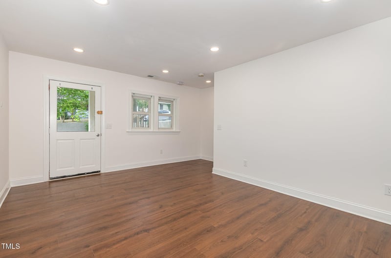 464 Longfellow St, Fuquay Varina, NC 27526