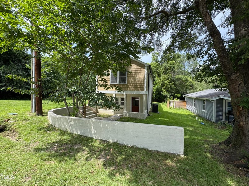 464 Longfellow St, Fuquay Varina, NC 27526