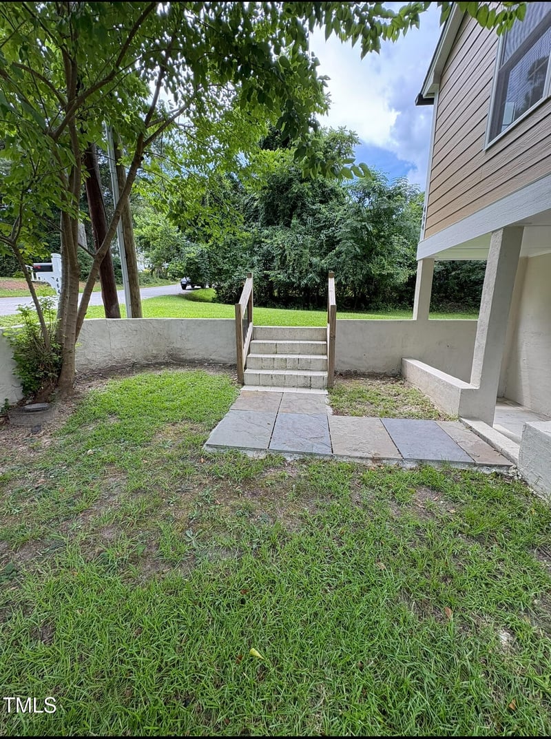 464 Longfellow St, Fuquay Varina, NC 27526