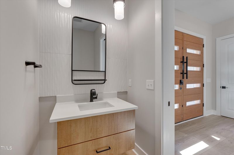 4640 Array Dr, Chapel Hill, NC 27516