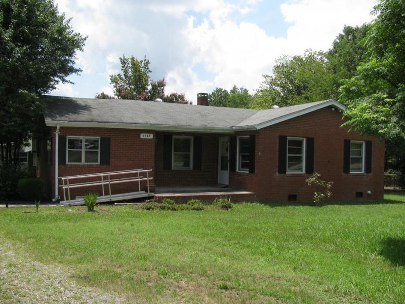 4642 Burch Bridge Rd, Burlington, NC 27217