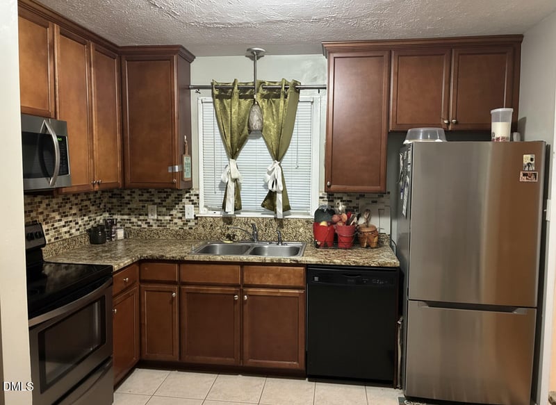 4642 Cheltenham Rd, Fayetteville, NC 28304