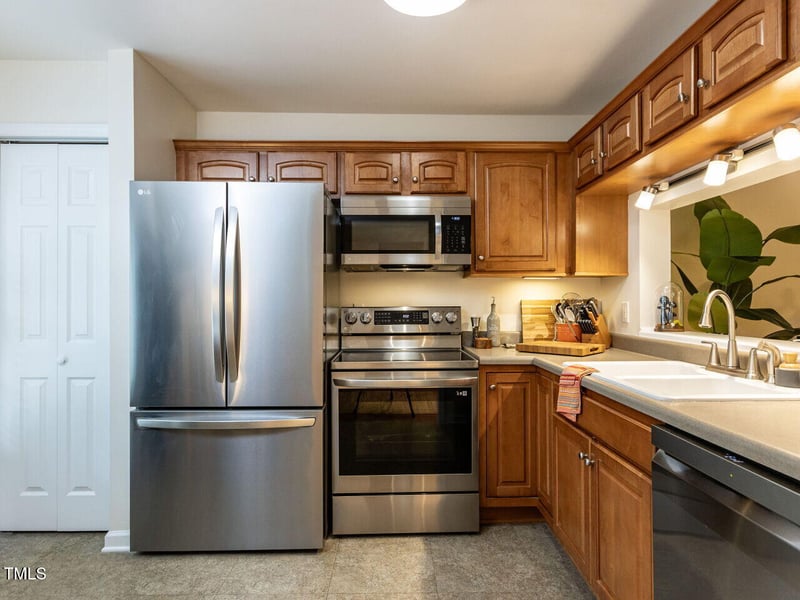 4646 Fawnbrook Cir, Raleigh, NC 27612