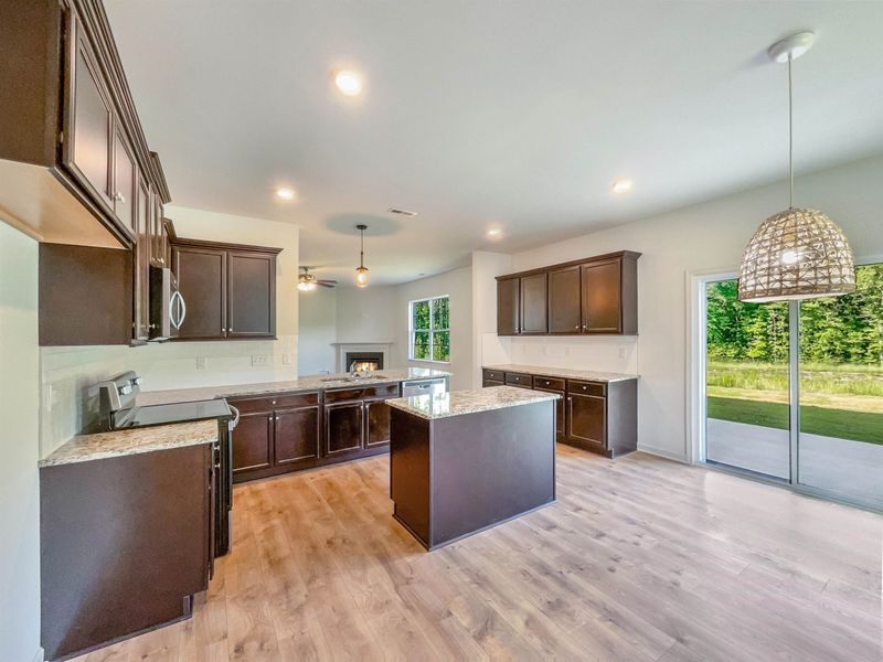 465 N Great White Way, Clayton, NC 27527