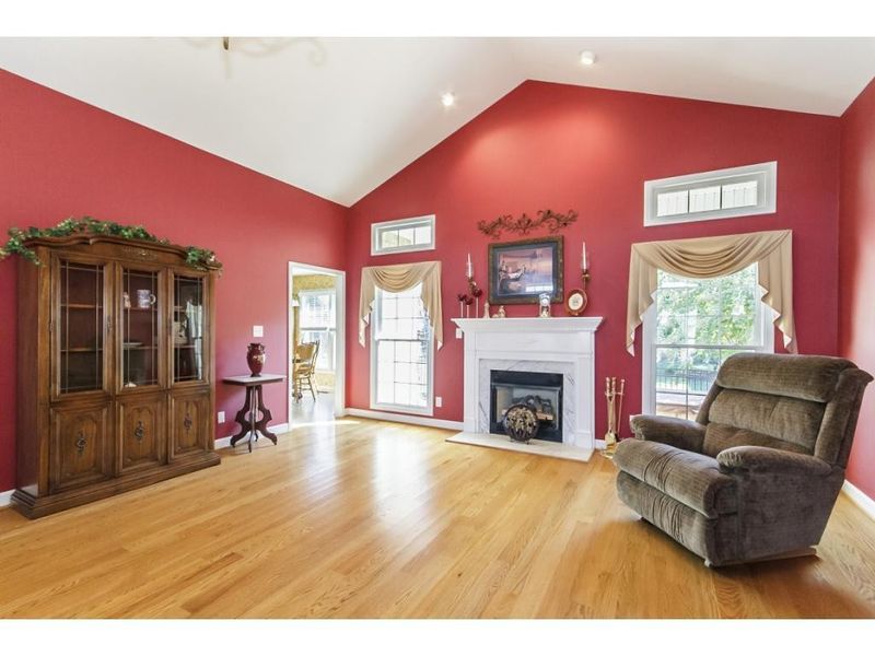 4653 Freedom Dr, Burlington, NC 27215