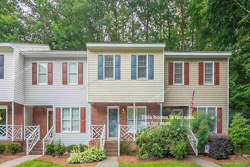 4657 Townesbury Ln, Raleigh, NC 27612